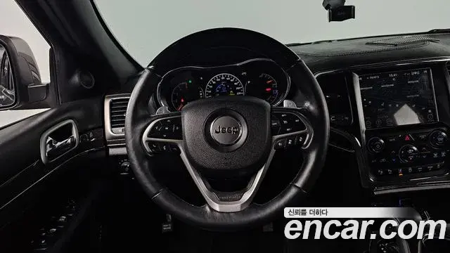 Jeep Grand Cherokee 2018 — Şəkil 4/20