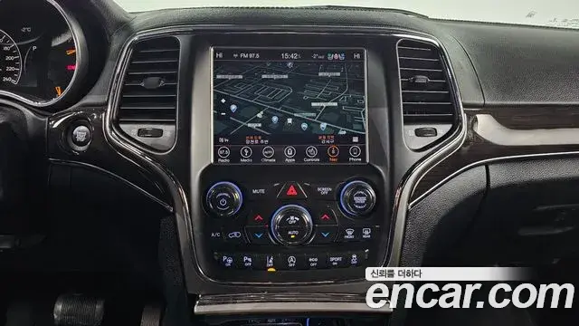 Jeep Grand Cherokee 2018 — Şəkil 7/20