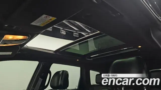 Jeep Grand Cherokee 2018 — Şəkil 12/20