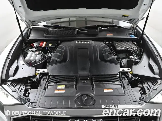 Audi Q8 2021 — Şəkil 11/20
