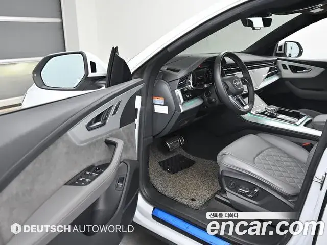Audi Q8 2021 — Şəkil 18/20