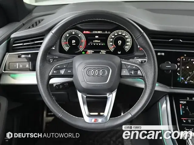 Audi Q8 2021 — Şəkil 13/20