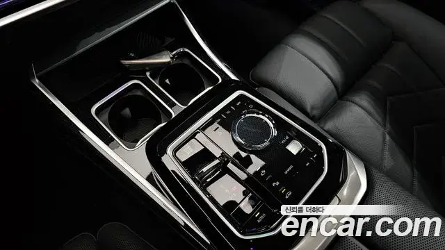 BMW 7 Series 2024 — Photo 3/20