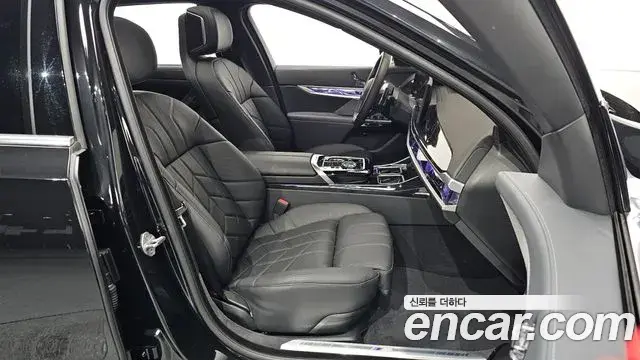 BMW 7 Series 2024 — Photo 16/20
