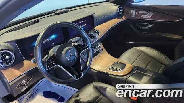 Mercedes-Benz E-Class 2023 — Şəkil 14/17