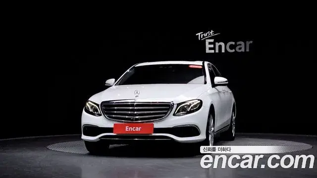 Mercedes-Benz E-Class 2018 — Şəkil 10/21