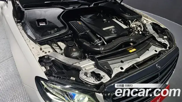 Mercedes-Benz E-Class 2018 — Şəkil 9/21