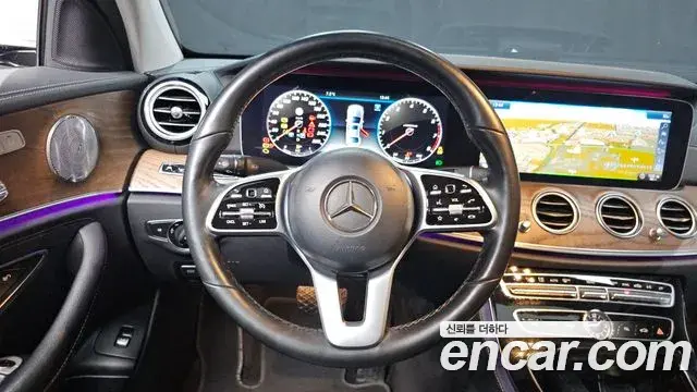 Mercedes-Benz E-Class 2018 — Şəkil 18/21