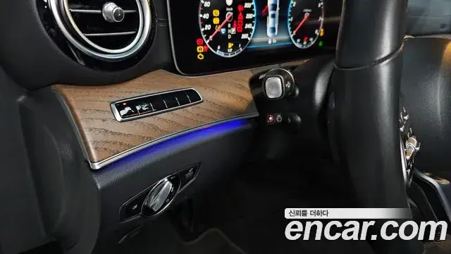 Mercedes-Benz E-Class 2018 — Şəkil 8/21
