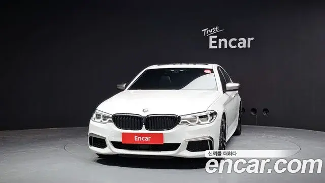 BMW 5 Series 2018 — ფოტო 15/20