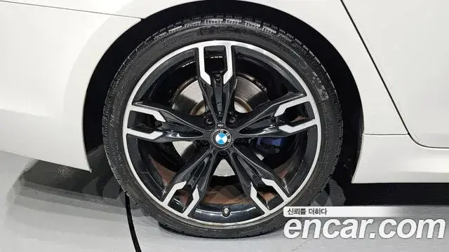 BMW 5 Series 2018 — ფოტო 9/20