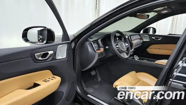 Volvo XC60 2024 — ფოტო 7/20