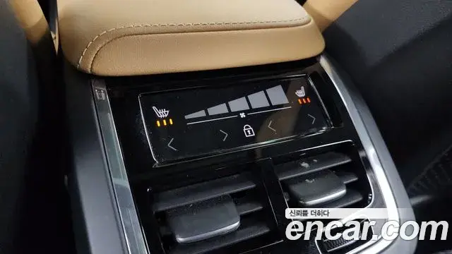 Volvo XC60 2024 — ფოტო 6/20