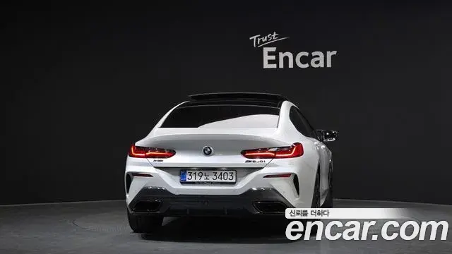 BMW 8 Series 2025 — Photo 17/20