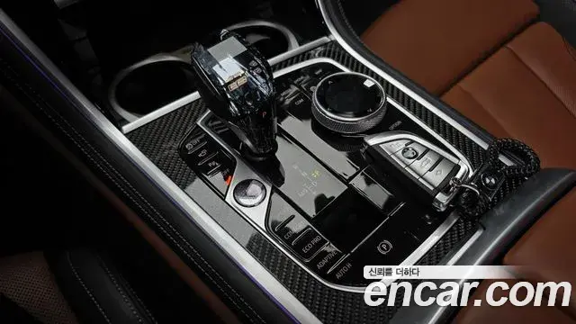 BMW 8 Series 2025 — Photo 4/20