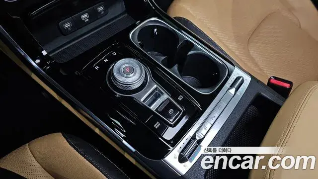 Kia Carnival 2023 — Şəkil 14/20
