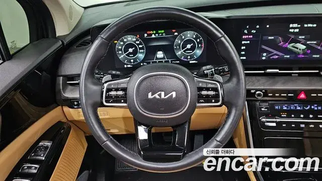 Kia Carnival 2023 — Şəkil 16/20
