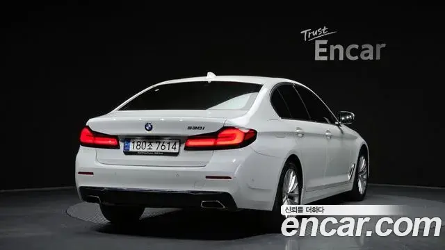 BMW 5 Series 2021 — ფოტო 2/20