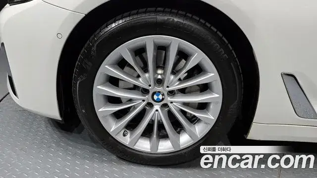 BMW 5 Series 2021 — ფოტო 10/20
