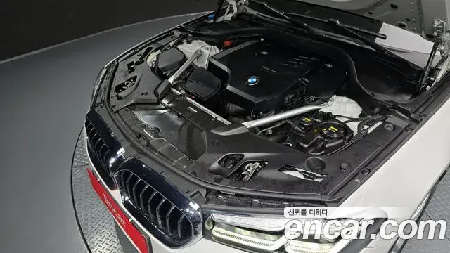 BMW 5 Series 2021 — ფოტო 18/20