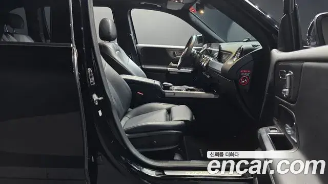 Mercedes-Benz GLB-Class 2020 — Фото 10/20