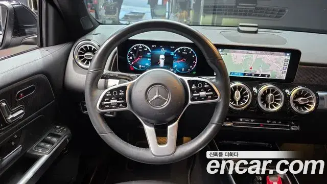 Mercedes-Benz GLB-Class 2020 — Фото 13/20