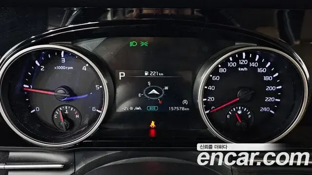 Kia Carnival 2021 — Фото 8/20