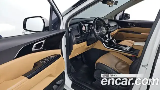 Kia Carnival 2021 — Фото 11/20