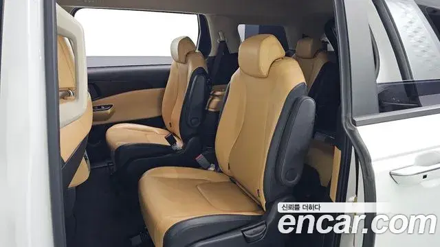 Kia Carnival 2021 — Фото 13/20