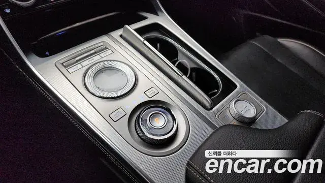 Genesis GV80 2022 — ფოტო 15/20