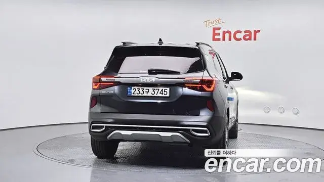 Kia Seltos 2022 — Şəkil 7/20