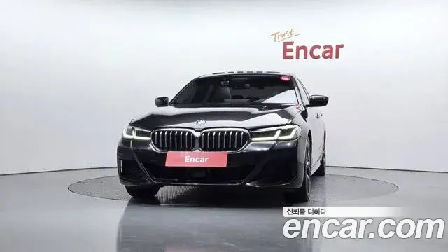 BMW 5 Series 2022 — Photo 17/20