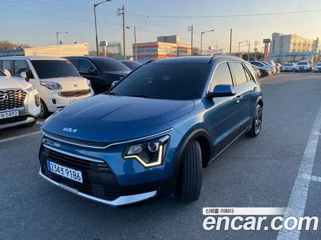 Kia Niro 2022 — ფოტო 6/20