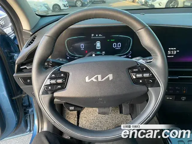 Kia Niro 2022 — ფოტო 15/20