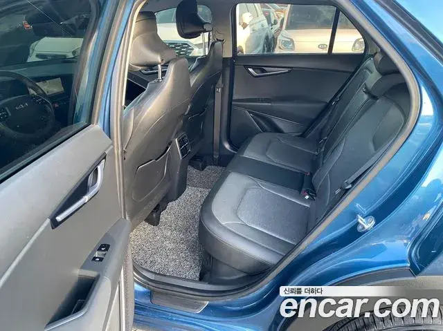 Kia Niro 2022 — ფოტო 14/20