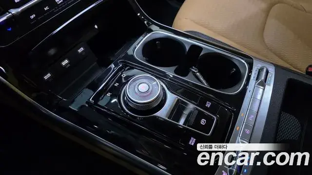 Kia Carnival 2023 — Фото 9/20