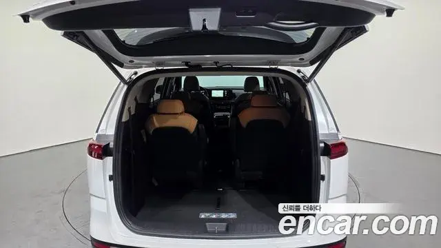 Kia Carnival 2023 — Фото 20/20