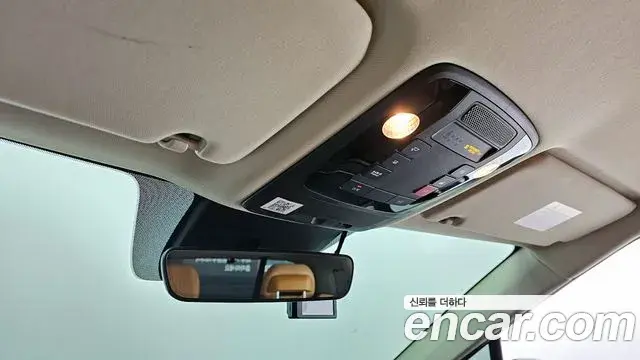 Kia Carnival 2023 — Фото 16/20