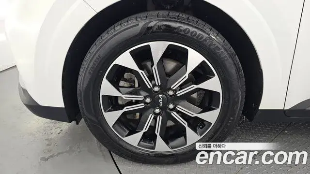 Kia Carnival 2021 — Photo 5/20