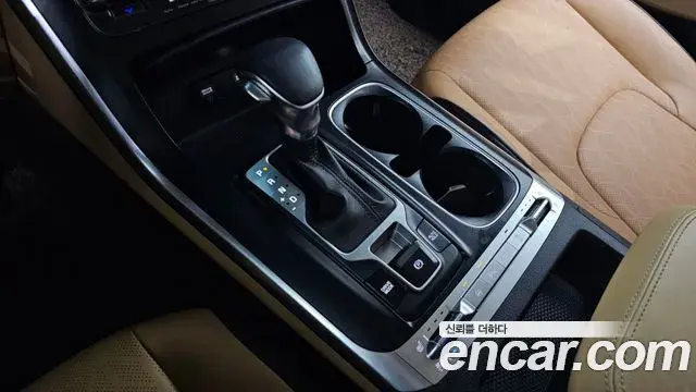 Kia Carnival 2021 — Photo 9/20