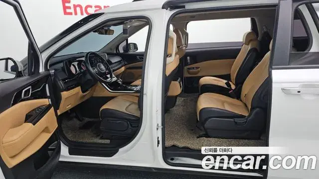 Kia Carnival 2021 — Photo 10/20