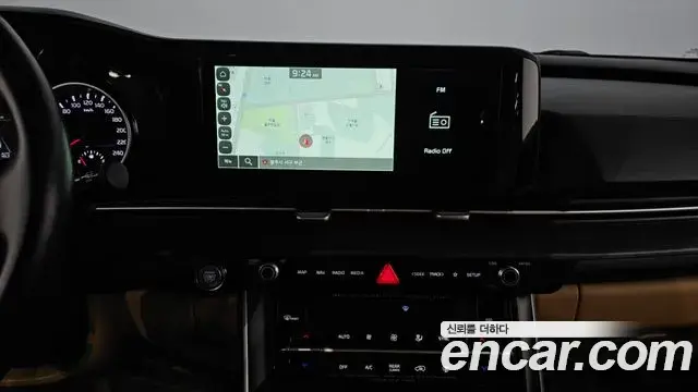 Kia Carnival 2021 — Photo 14/20