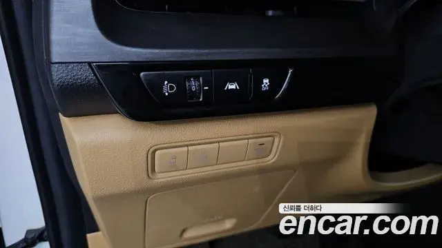 Kia Carnival 2021 — Photo 17/20