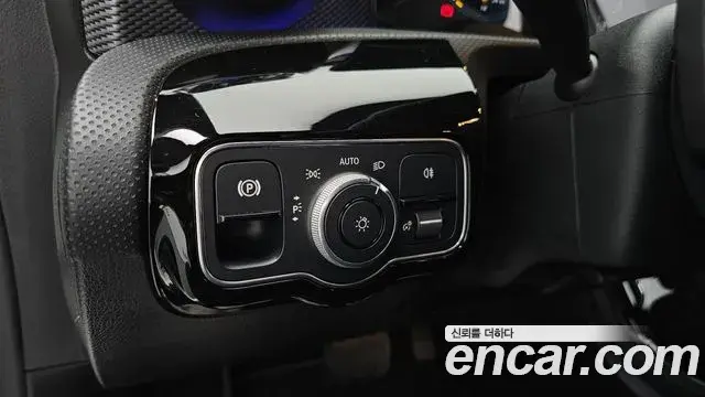 Mercedes-Benz A-Class 2021 — ფოტო 7/20
