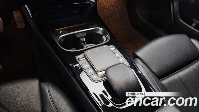 Mercedes-Benz A-Class 2021 — ფოტო 12/20