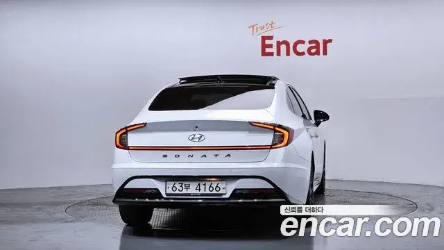Hyundai Sonata Hybrid 2019 — Photo 14/20