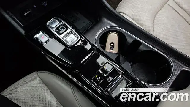 Hyundai Sonata Hybrid 2019 — Photo 9/20