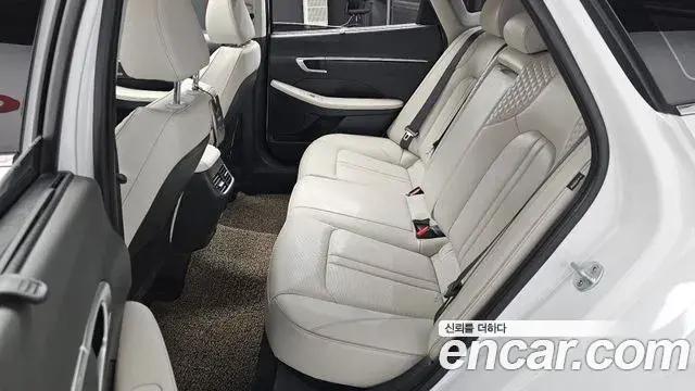 Hyundai Sonata Hybrid 2019 — Photo 15/20