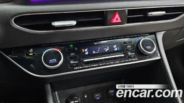 Hyundai Sonata Hybrid 2019 — Photo 8/20