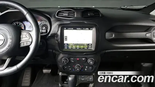 Jeep Renegade 2021 — ფოტო 8/20